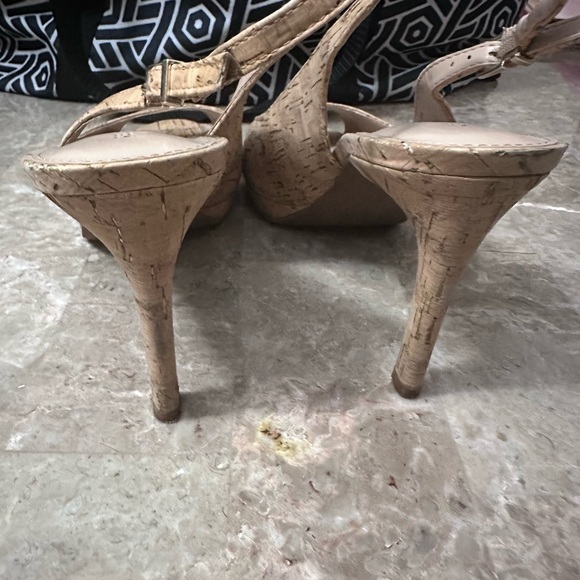 Kelly & Katie Women’s Sandal, Corked High Heel Sz 8.5. Great condition - Picture 2 of 2